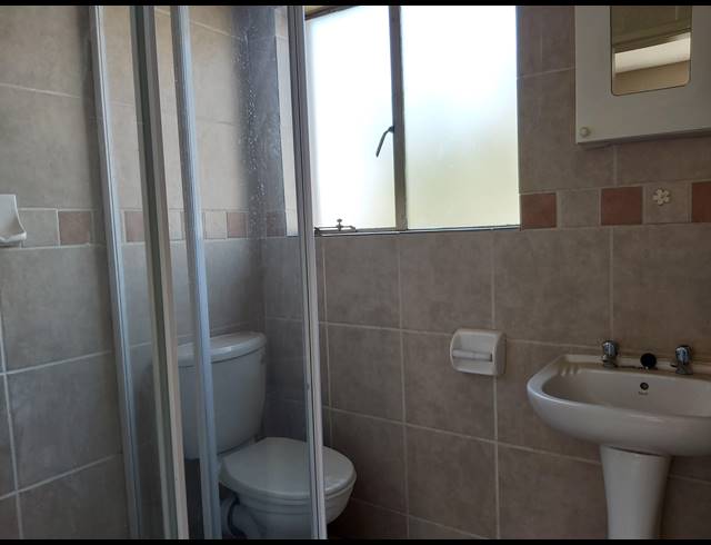 2 BEDROOM APARTMENT RENTED IN NORTH RIDING
